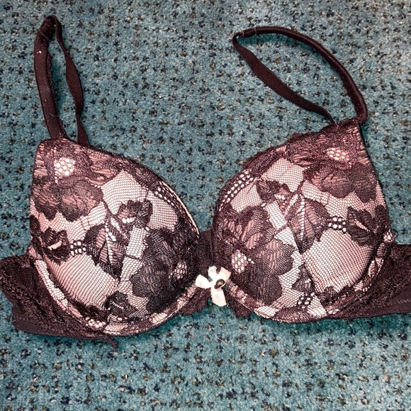 Victoria's Secret Body byVictoria Lace PushUp bra